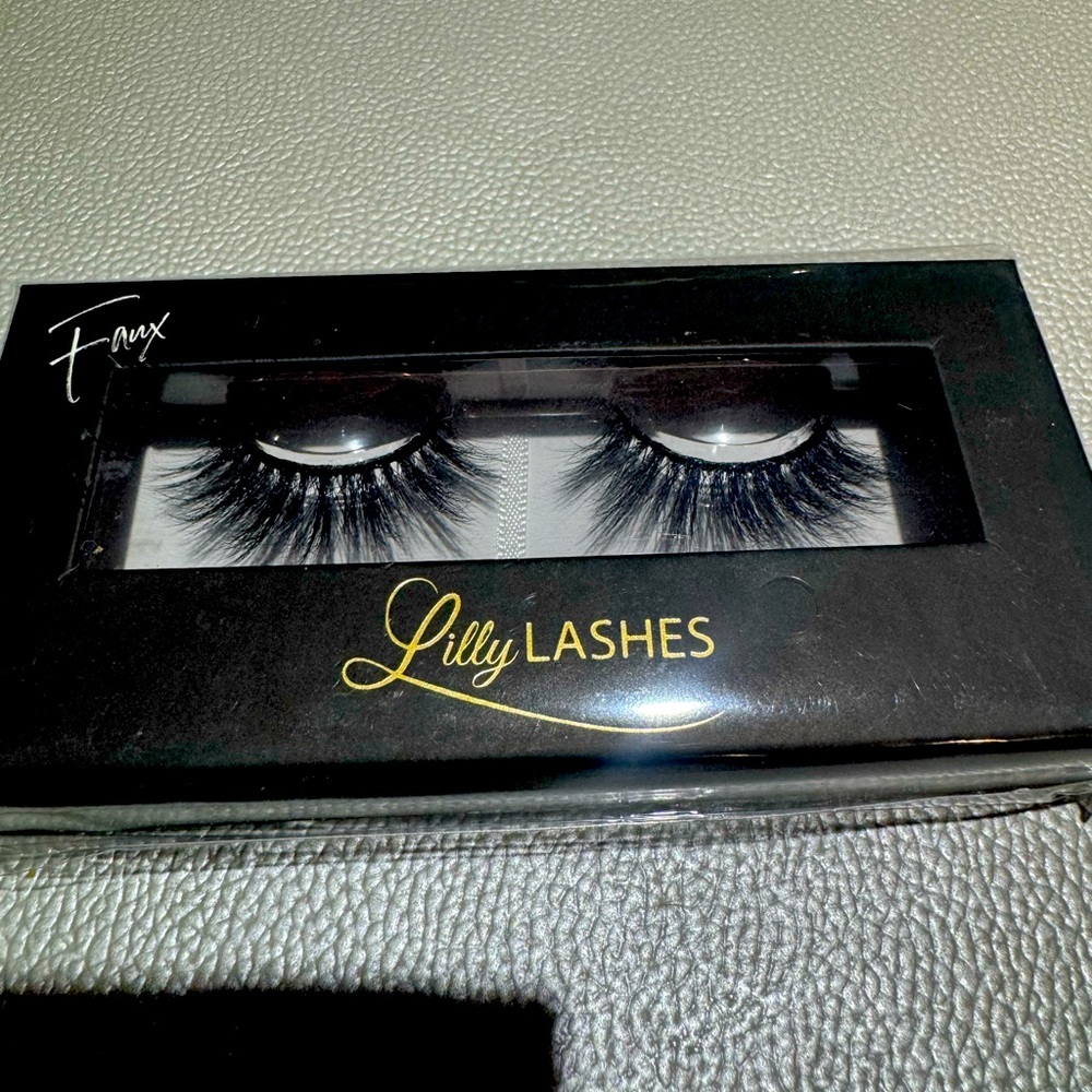 Lilly Lashes Dramatic Black Voluminous Lashes 3D Faux Mink